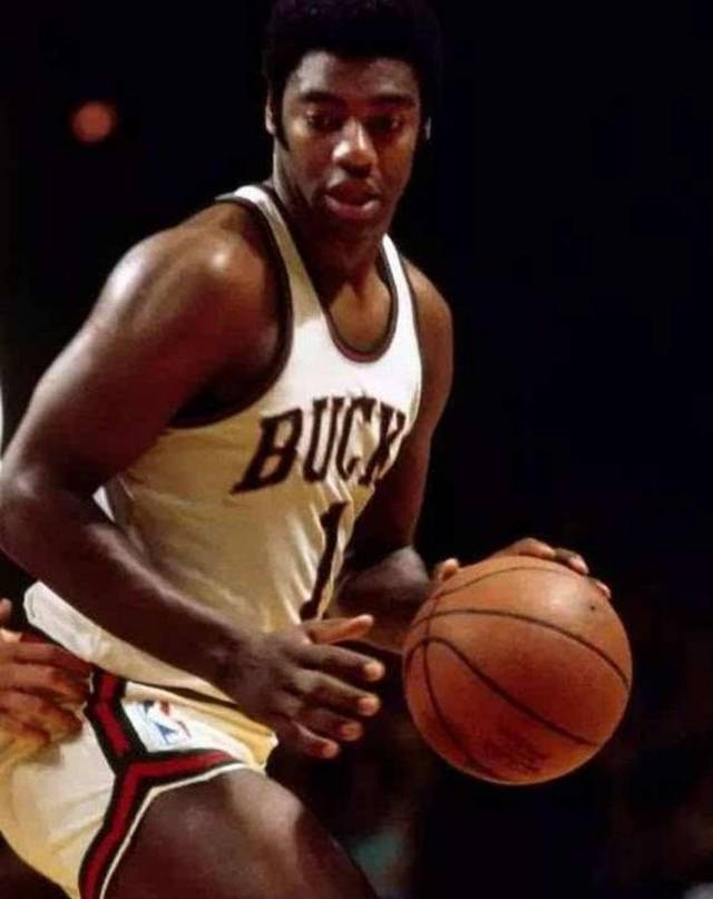 左脚中卫 左脚中卫